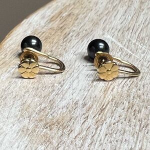 Vintage 14K Gold Screw Back 5MM Black Pearl Earrings